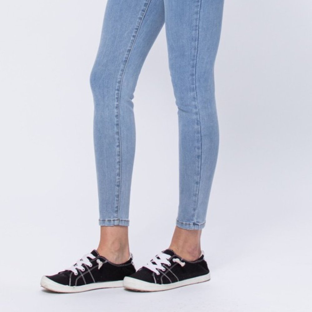 Judy Blue Mid Rise Pull On Skinny Jegging - Picture 2 of 6